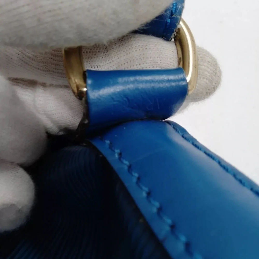 Louis Vuitton authentic epi hobo bucket bag